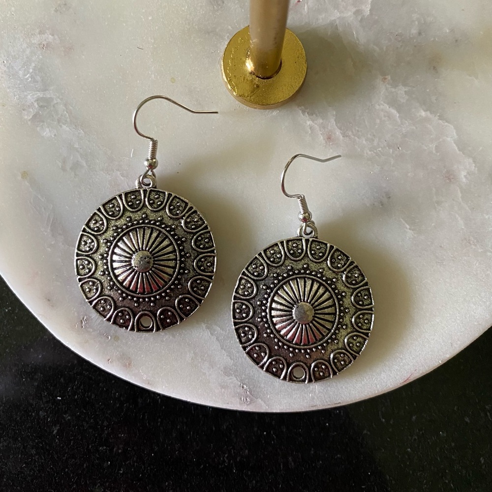 MAKE ME AND OFFER NWT Circular Rustic Silver Tribal Metal Earrings